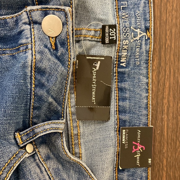 ASHLEY STEWART - Picture 5 of 5